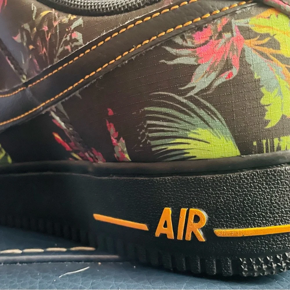 Nike Air Force 1'07
LV8 “Floral Pack” Mens 10
$199 - Picture 10 of 12